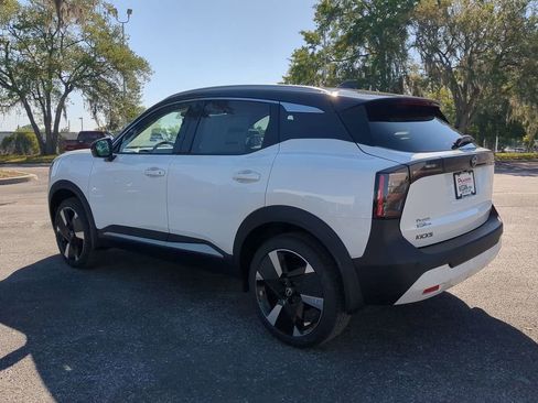 New 2026 Nissan Kicks SR w/ SR Premium Package FWD image 5