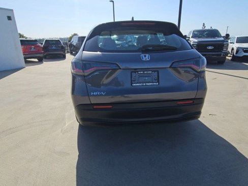 Used 2023 Honda HR-V LX image 7