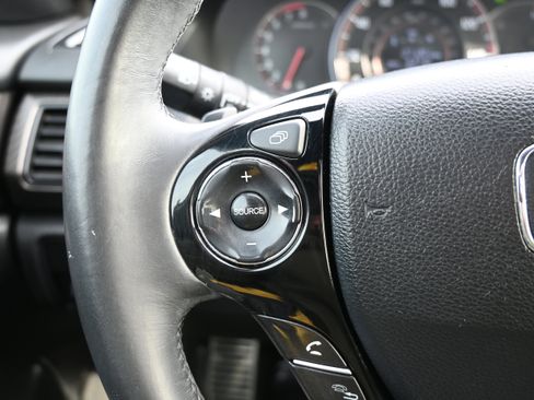 Used 2017 Honda Accord Sport image 18