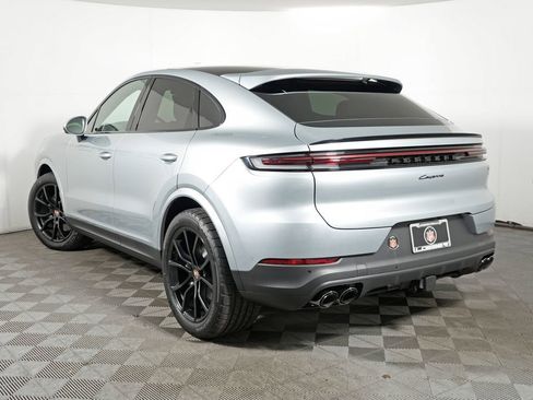 Certified 2026 Porsche Cayenne Coupe AWD/4WD image 3