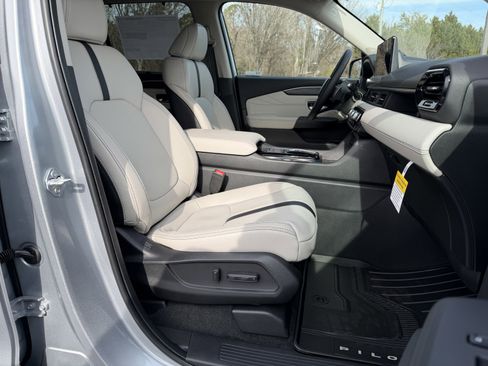 New 2026 Honda Pilot Touring image 22