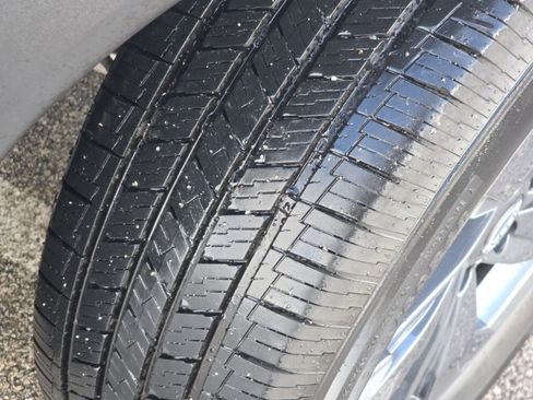 Used 2025 Nissan Rogue SV image 11