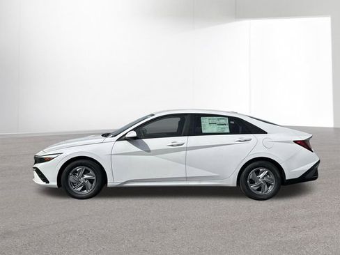New 2026 Hyundai Elantra SE w/ Cargo Package FWD image 14