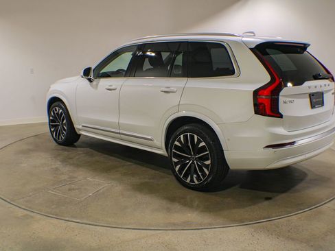 Used 2025 Volvo XC90 B6 Plus AWD/4WD image 3