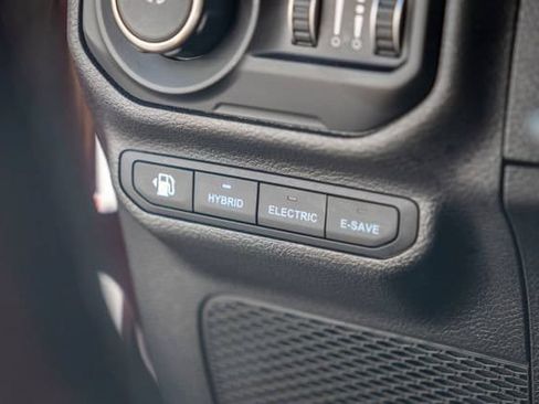 Used 2021 Jeep Wrangler Unlimited Sahara AWD/4WD image 22
