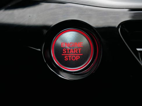 Certified 2025 Acura MDX SH-AWD w/ Technology Package image 29