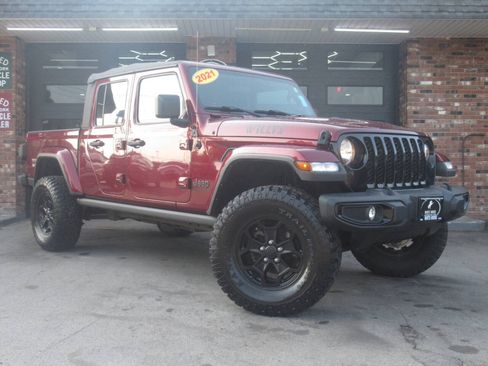 Used 2021 Jeep Gladiator Sport AWD/4WD image 1