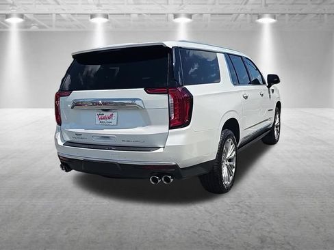 Used 2021 GMC Yukon XL Denali w/ Denali Premium Package AWD/4WD image 10