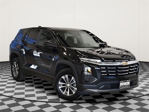 Used 2025 Chevrolet Equinox LT image 1