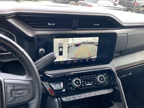 Used 2025 GMC Sierra 2500 AT4 w/ Technology Package image 18