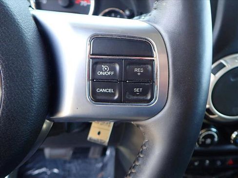 Used 2016 Jeep Wrangler Unlimited Rubicon image 14