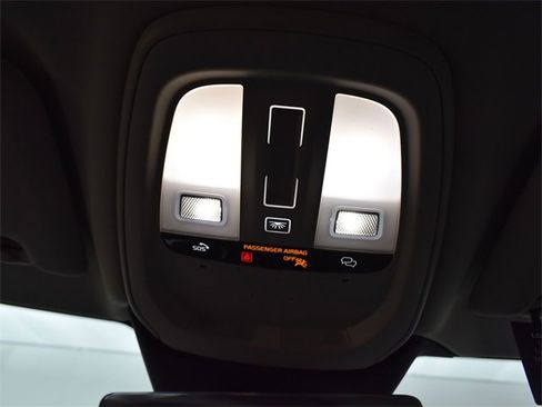 Used 2023 Volvo S60 B5 Ultimate w/ Climate Package image 33