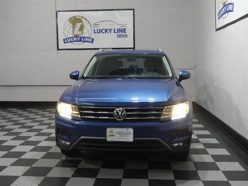 Used 2018 Volkswagen Tiguan SEL image 2