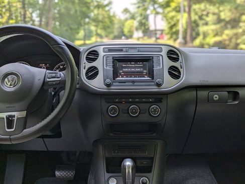 Used 2016 Volkswagen Tiguan S FWD image 17