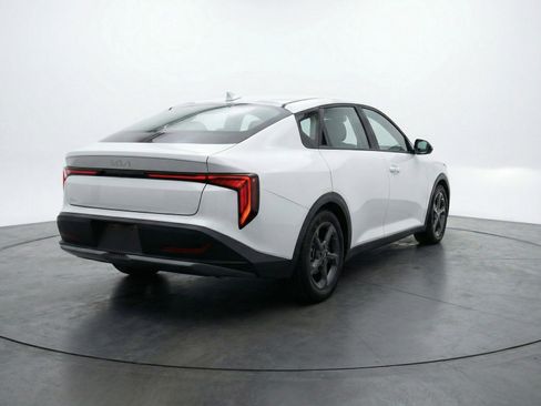 Used 2025 Kia K4 LXS image 9