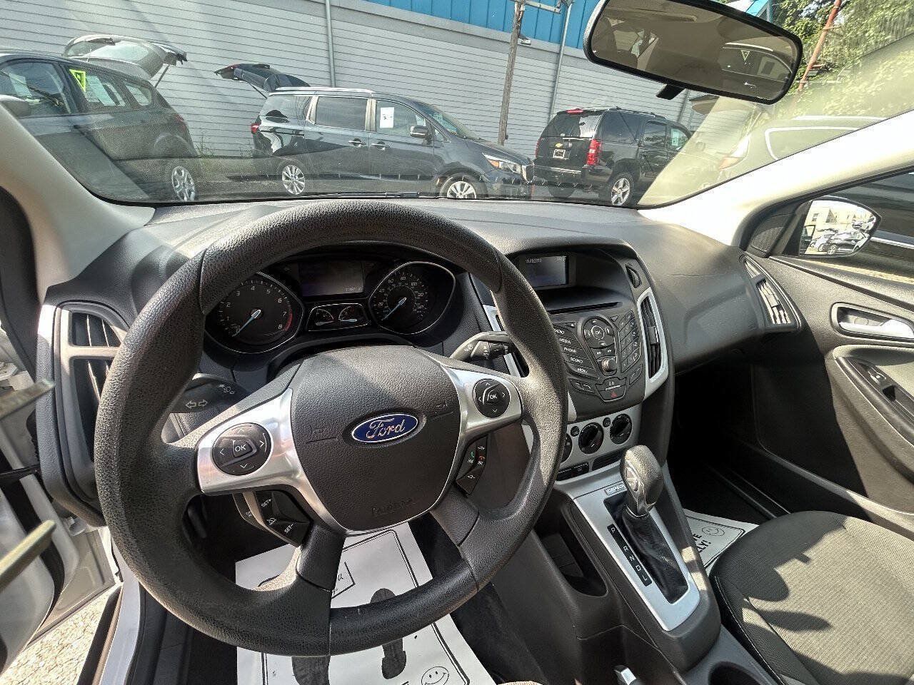 Used 2013 Ford Focus SE FWD image 5