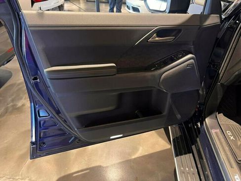 Used 2024 Lexus GX 550 w/ Accessory Package (31) image 14