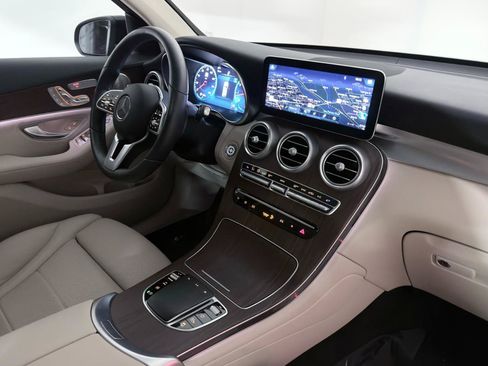 Used 2021 Mercedes-Benz GLC 300 4MATIC w/ Multimedia Package image 26