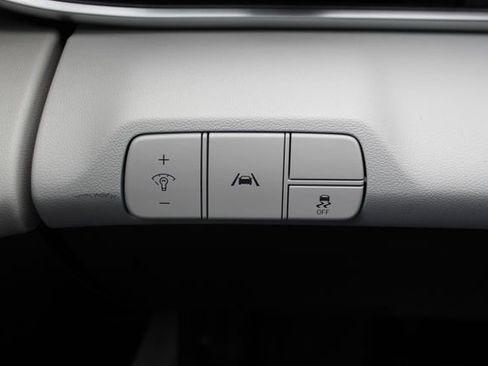 Used 2021 Hyundai Elantra Limited FWD image 15