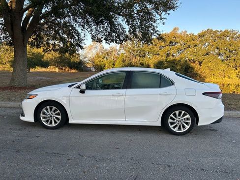 Used 2023 Toyota Camry LE image 2