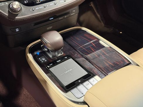 Used 2018 Lexus LS 500 AWD w/ Interior Upgrade Package image 38