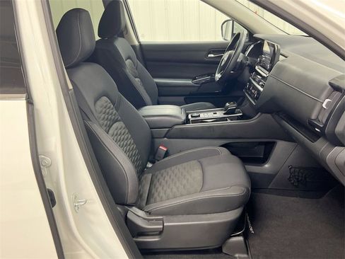 Used 2022 Nissan Pathfinder S w/ Cargo Package image 21