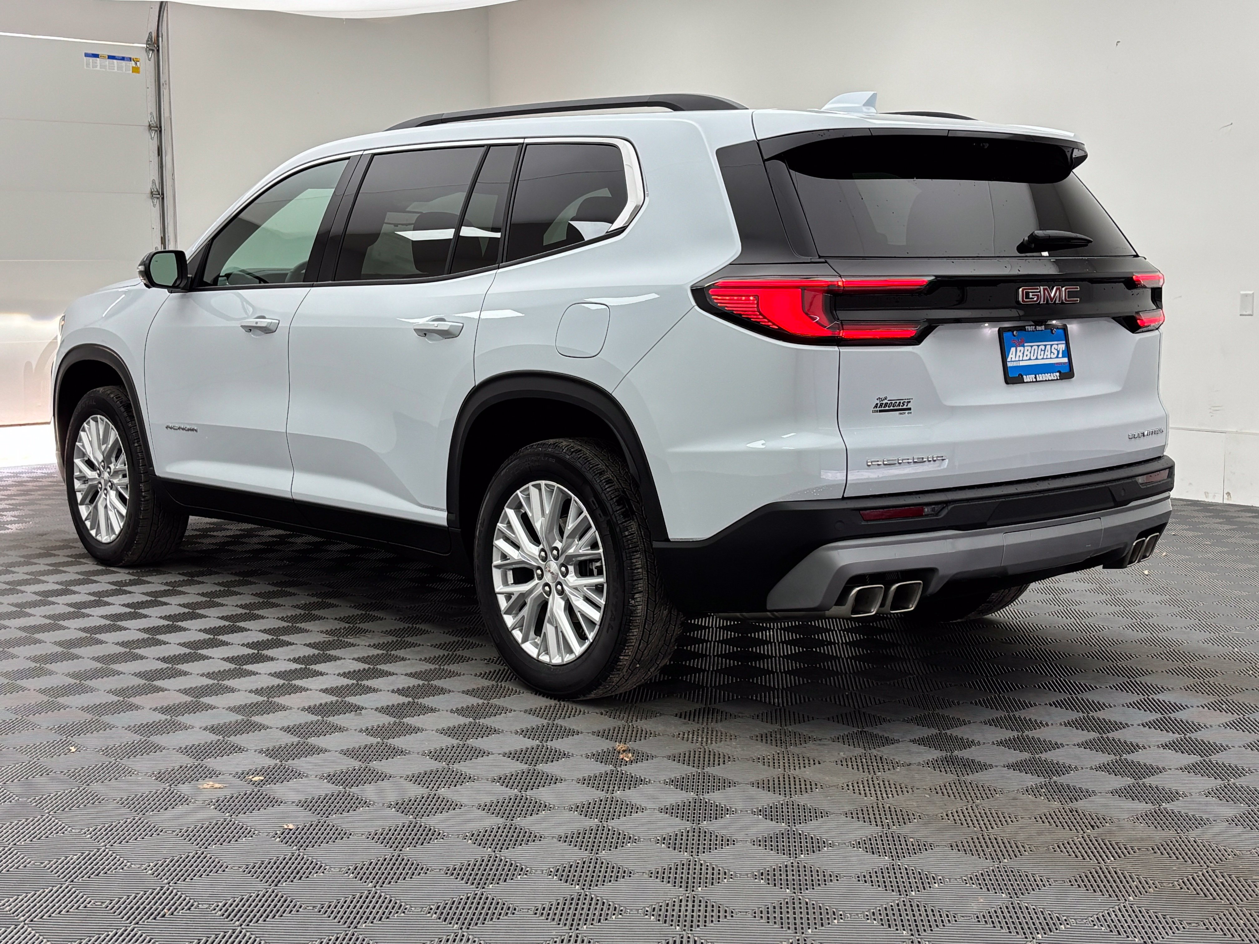 New 2026 GMC Acadia Elevation w/ Elevation Premium Package FWD image 14