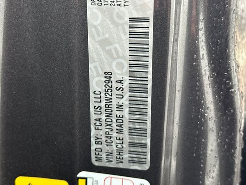 Used 2024 Jeep Wrangler Sport S image 27