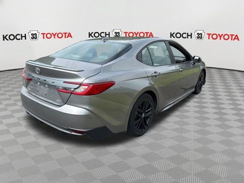 Used 2025 Toyota Camry SE FWD image 8