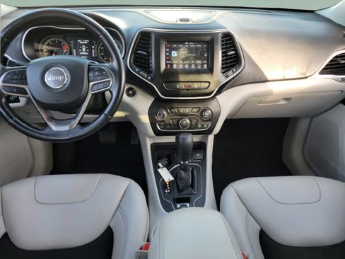 Used 2021 Jeep Cherokee Latitude Plus FWD image 8