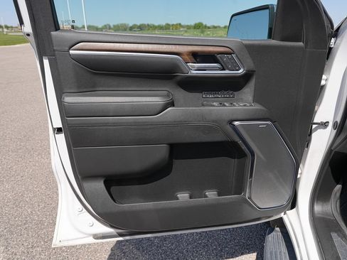 Used 2024 Chevrolet Silverado 1500 High Country w/ High Country Premium Package AWD/4WD image 26