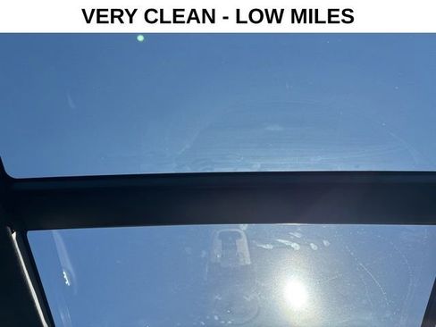 Used 2025 Mercedes-Benz GLE 350 4MATIC image 19