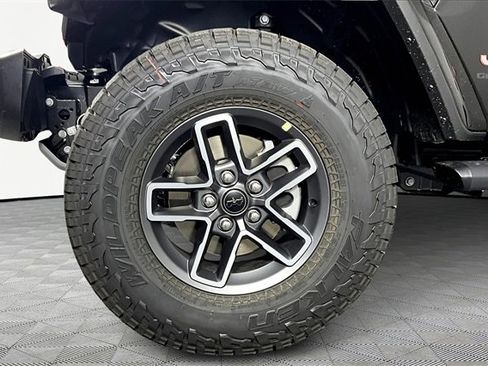 New 2025 Jeep Gladiator Mojave w/ Safety Group image 13