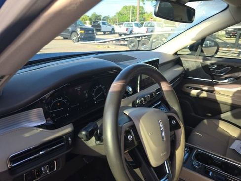 Used 2020 Lincoln Corsair FWD w/ Premium Package image 9