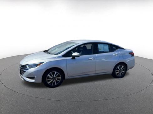 Used 2025 Nissan Versa SV FWD image 7