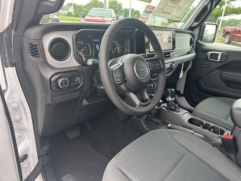 New 2025 Jeep Gladiator Sport image 59