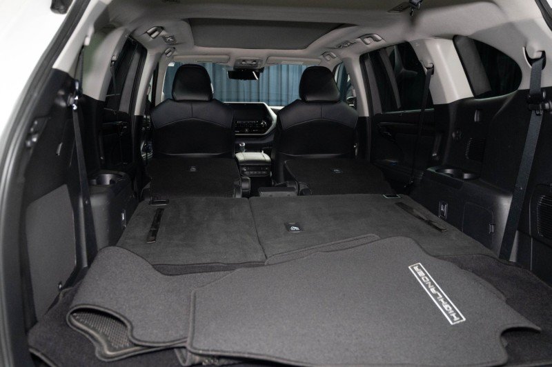 Used 2021 Toyota Highlander Platinum AWD/4WD image 32