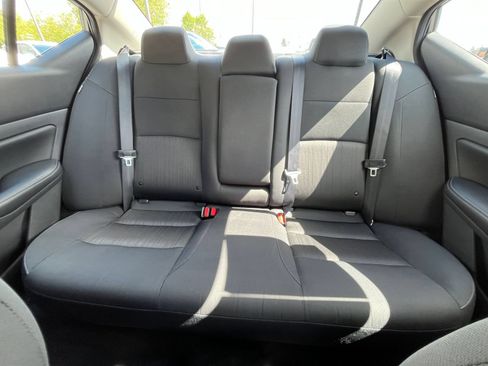 Used 2025 Nissan Altima 2.5 SV FWD image 39