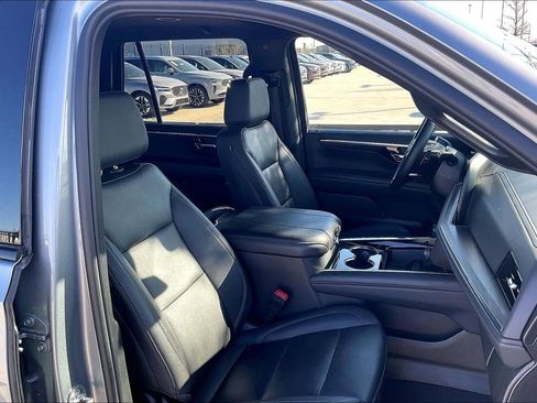 Used 2025 Chevrolet Tahoe Z71 image 10