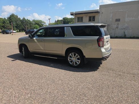 Used 2021 Chevrolet Suburban High Country w/ Max Trailering Package AWD/4WD image 7