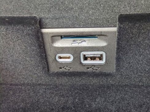 Used 2025 Cadillac XT6 Luxury image 26