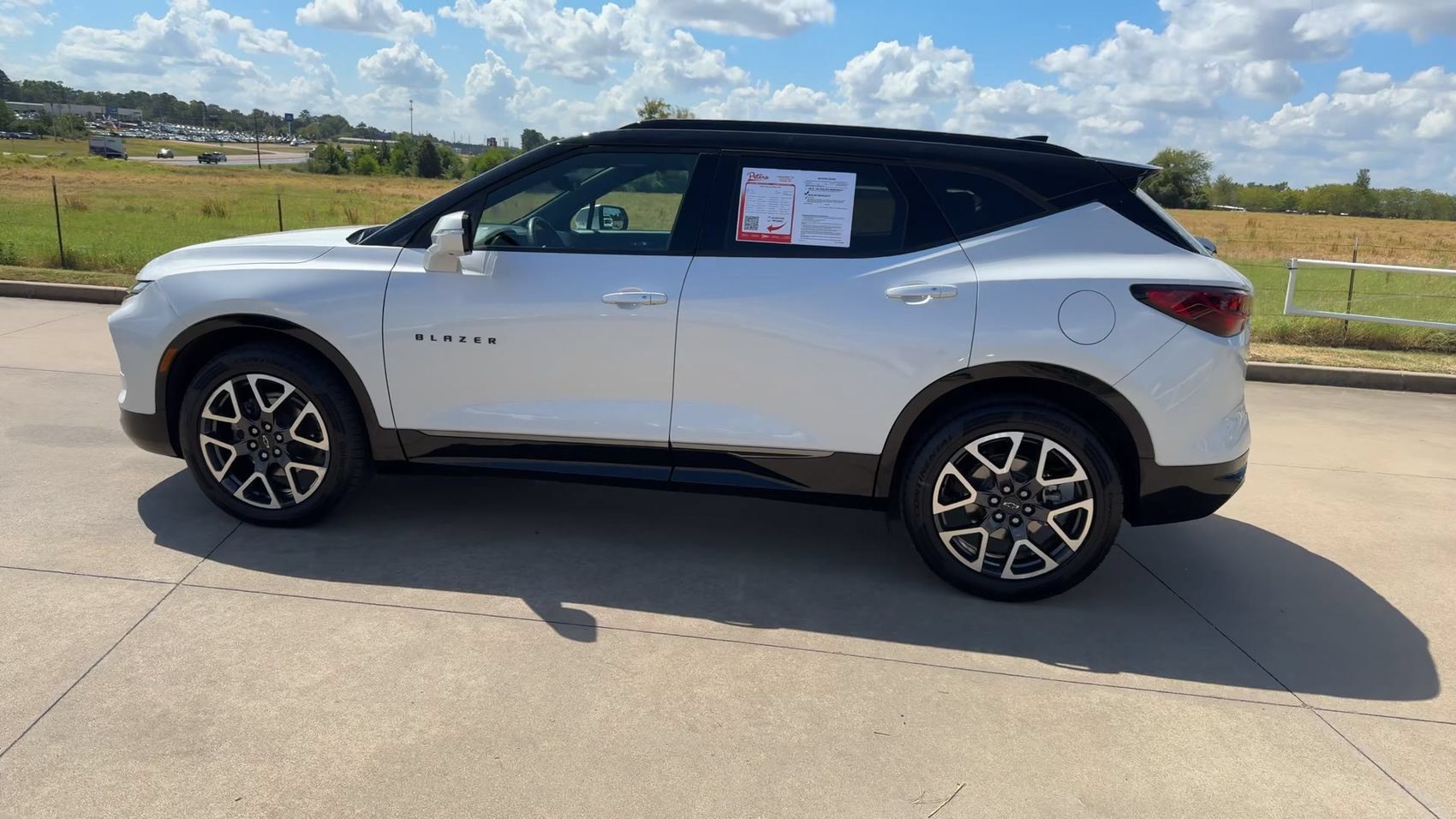 Used 2023 Chevrolet Blazer RS w/ Driver Confidence II Package FWD image 6