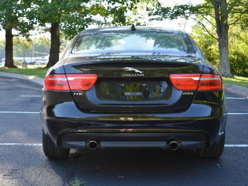 Used 2017 Jaguar XE RWD image 6