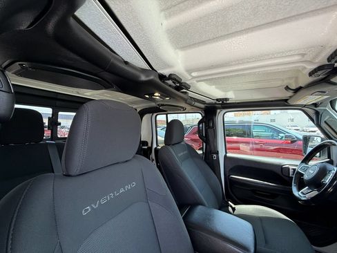 Used 2020 Jeep Gladiator Overland AWD/4WD image 12