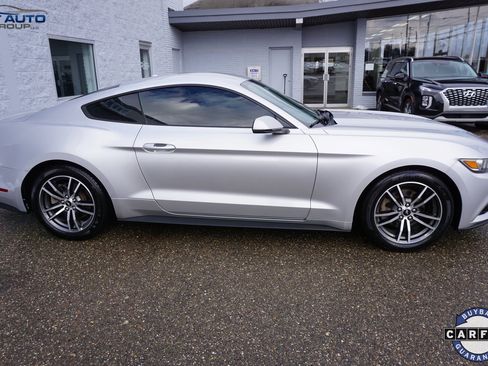 Used 2017 Ford Mustang Premium image 6