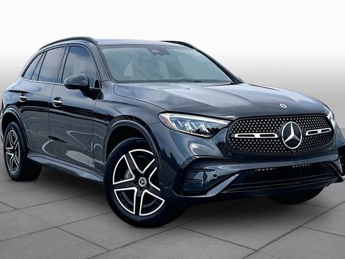 Used 2025 Mercedes-Benz GLC 300 4MATIC image 3