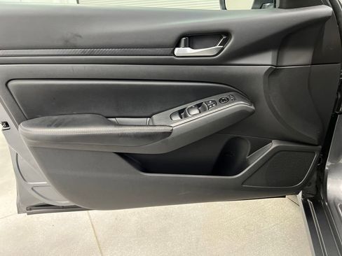 Used 2024 Nissan Altima 2.5 SV AWD/4WD image 11