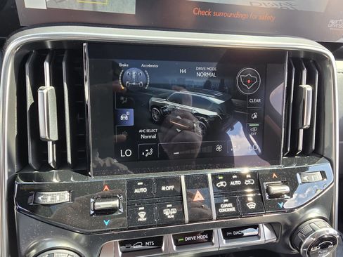 New 2026 Lexus LX 600 4WD w/ Luxury Package image 22