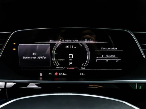 Used 2022 Audi e-tron Premium w/ Convenience Plus Package image 19