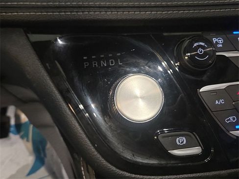 Used 2024 Chrysler Pacifica Limited w/ S Appearance Package image 20